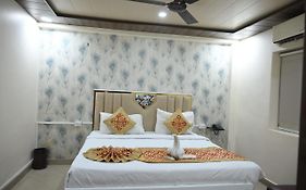 Hotel Aparajita